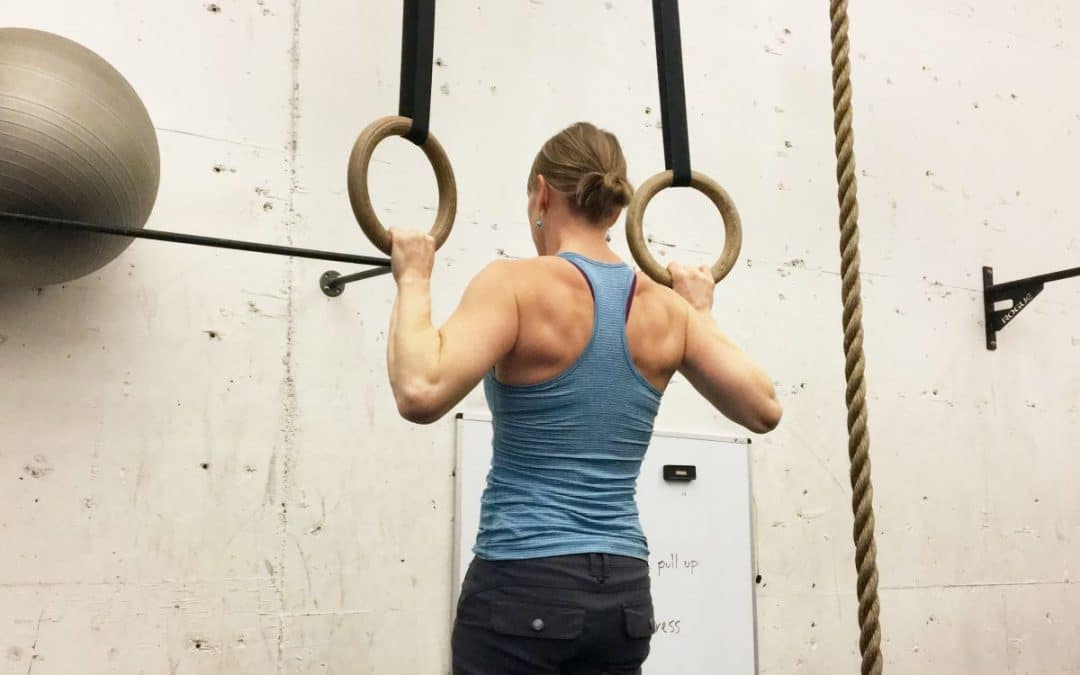 The Chin-Up vs Pull-Up: Which One is Better for Building Muscle?